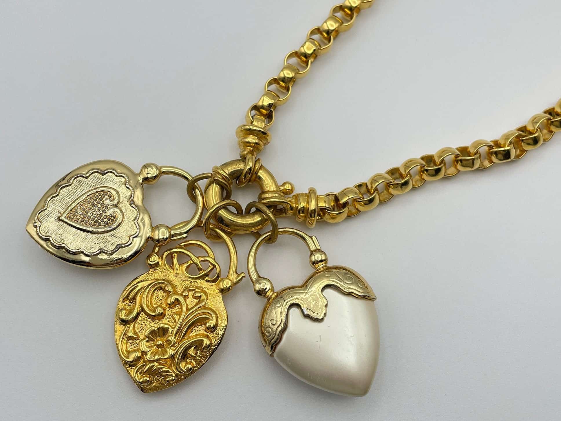 Vintage Joan Rivers Heart Necklace 112120 – VintageDreamBeads